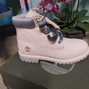 Size 6 M Pink Timberland Boots